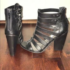 Steve Madden Black Leather Gladiator Heels